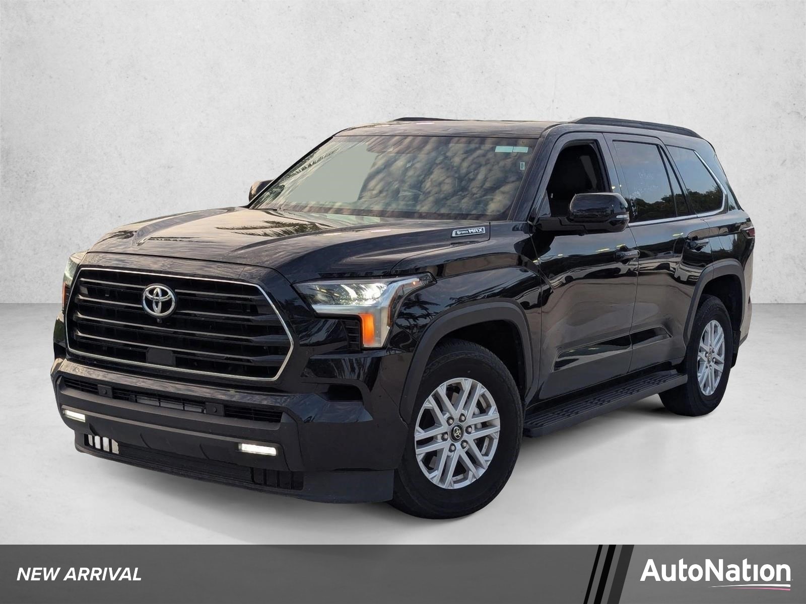 2025 Toyota Sequoia SR5 4WD i-FORCE MAX Hybrid's photo