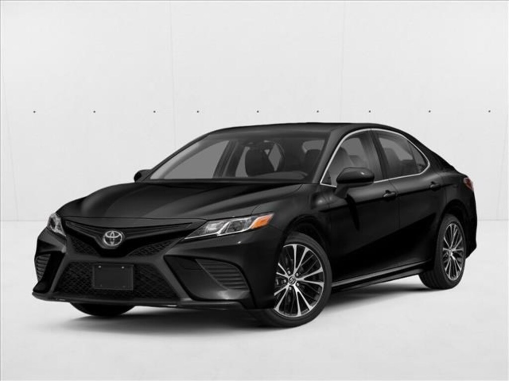 Used 2020 Toyota Camry SE Sedan