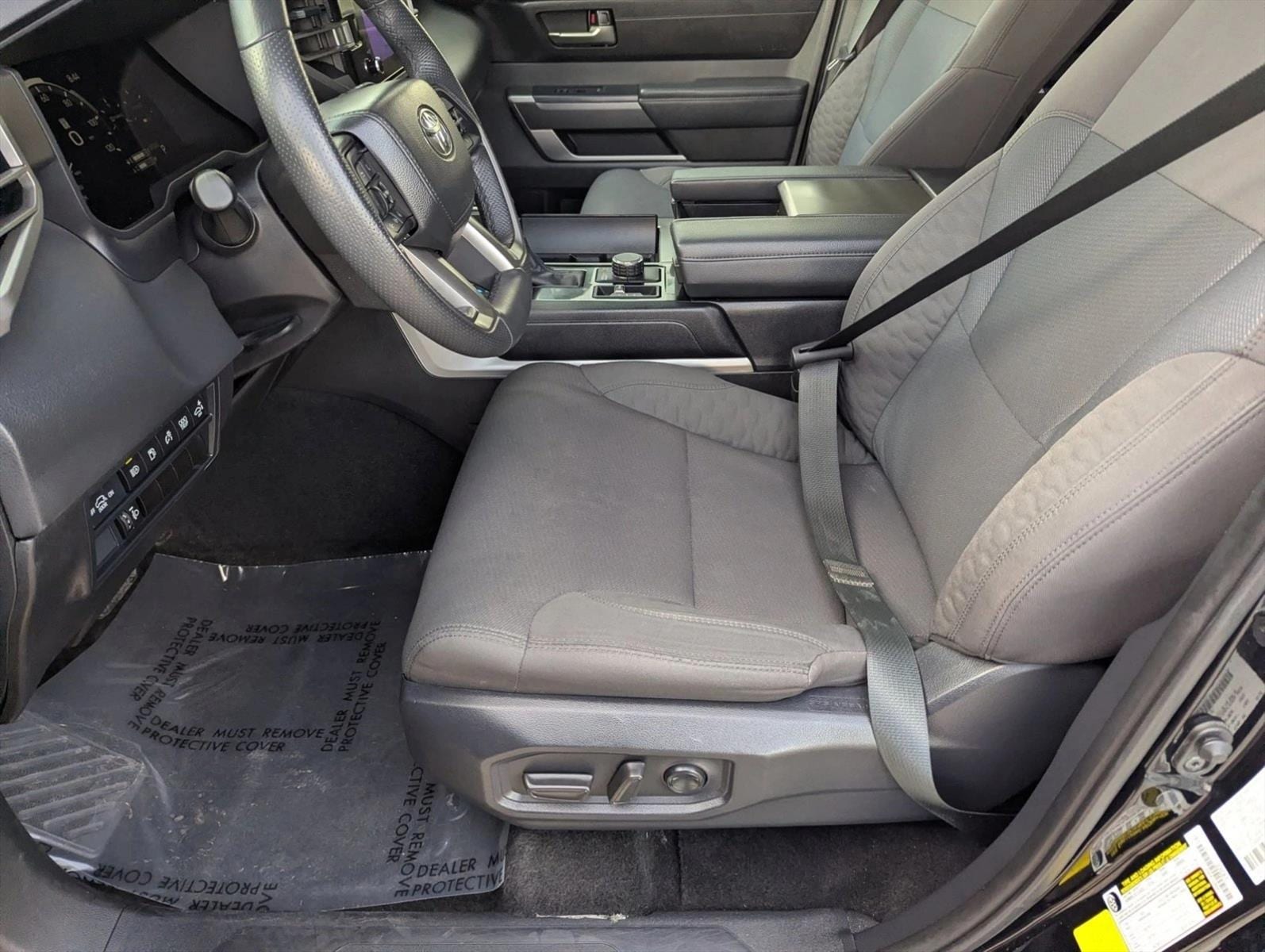 2025 Toyota Sequoia SR5 - Photo 15