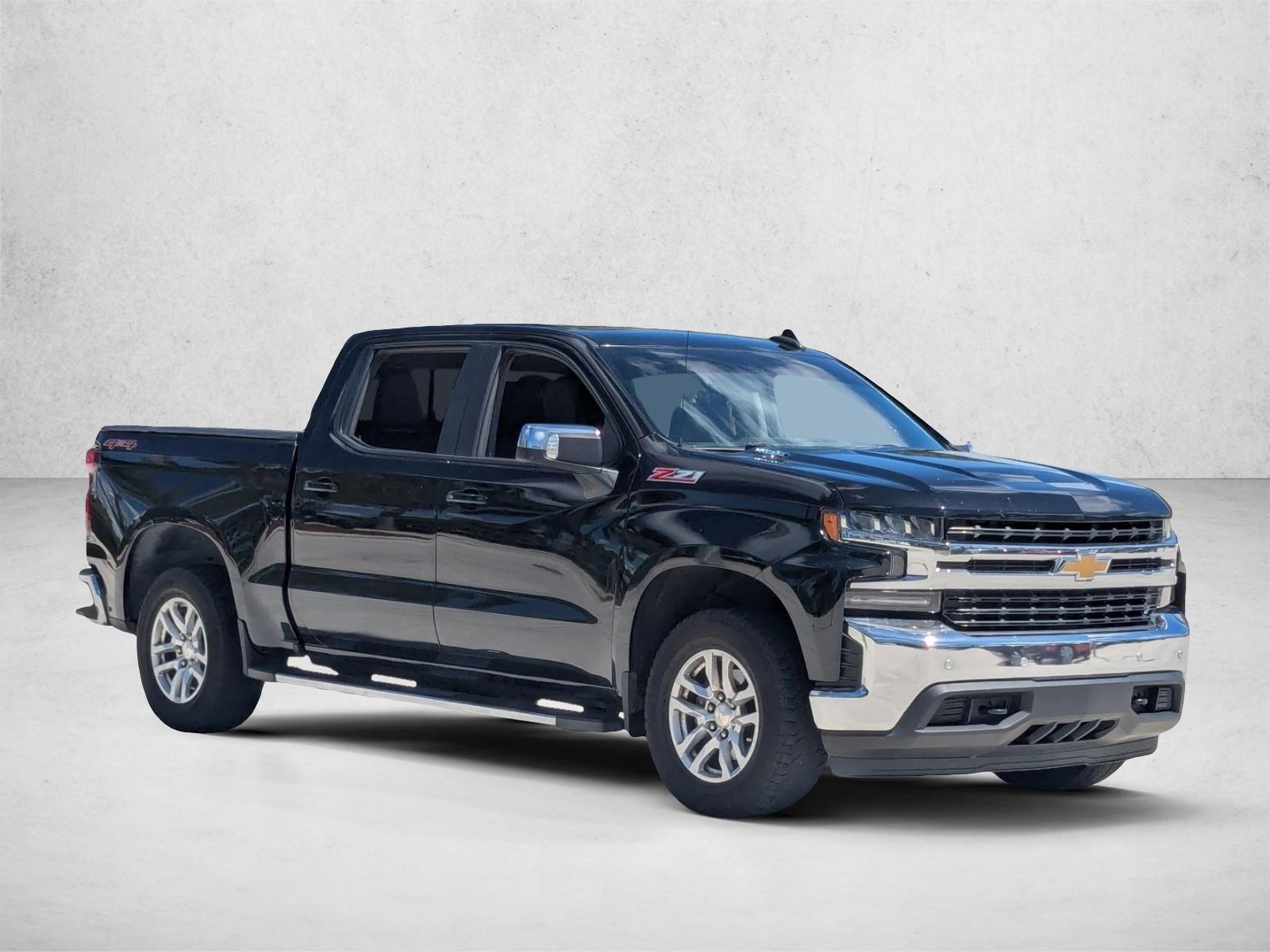 2020 Chevrolet Silverado 1500 LT photo 3