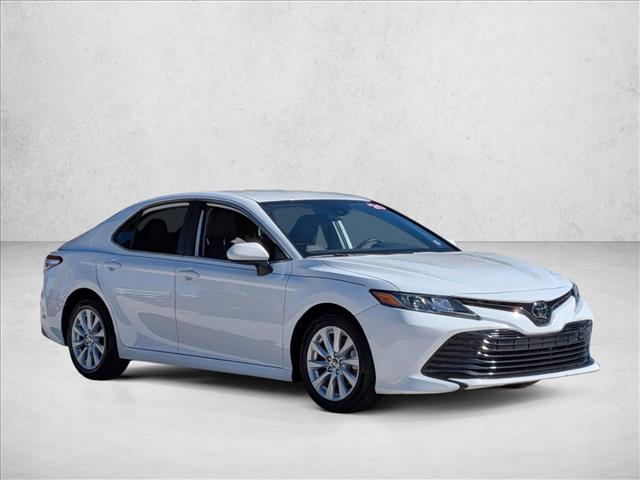 2020 Toyota Camry LE SE photo 3