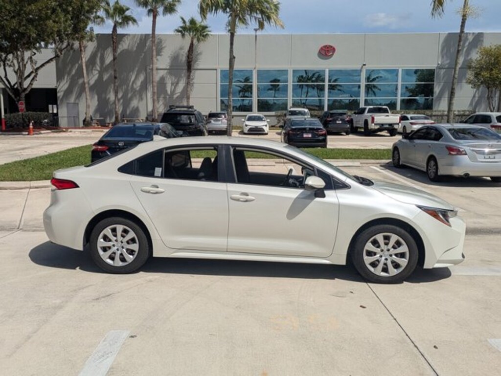 Used 2020 Toyota Corolla LE Sedan