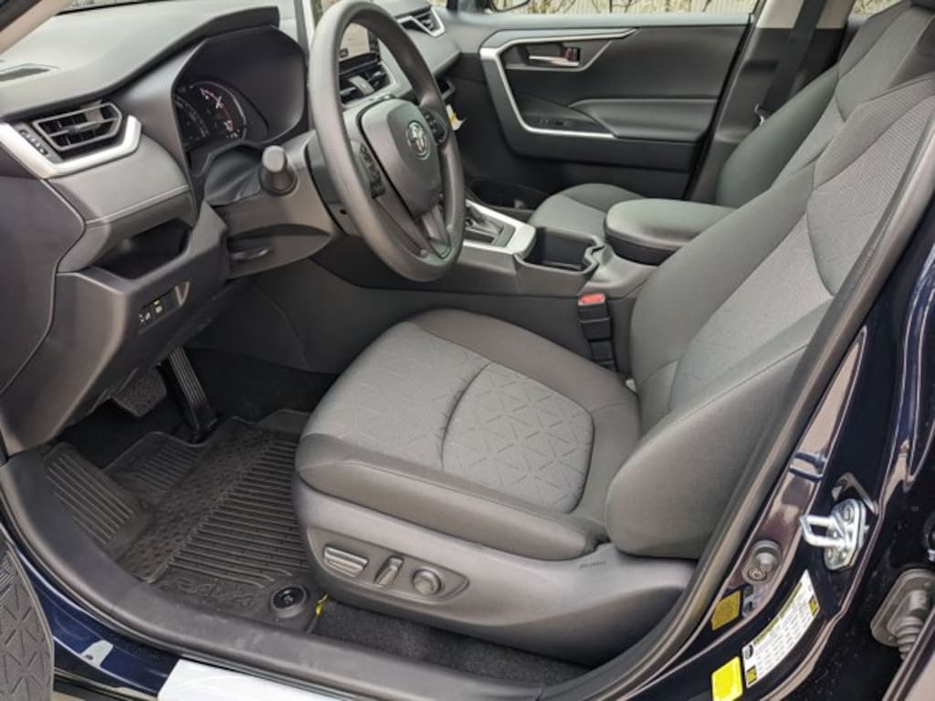 Used 2025 Toyota RAV4 XLE SUV