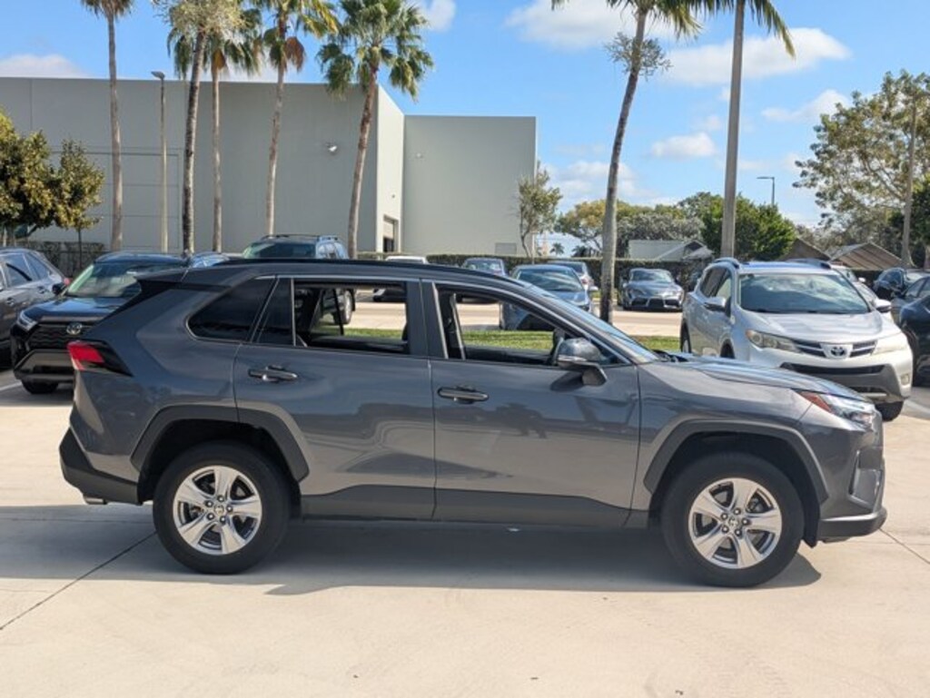 Used 2022 Toyota RAV4 XLE SUV