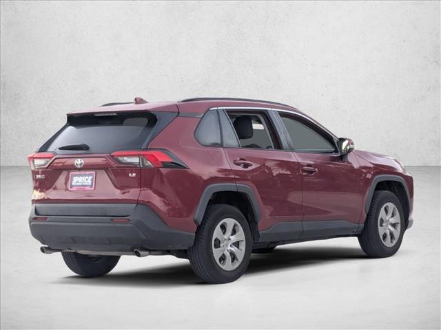 2020 Toyota RAV4 LE photo 4