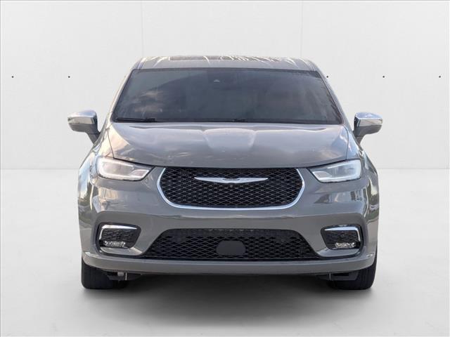 2022 Chrysler Pacifica Hybrid Limited photo 2