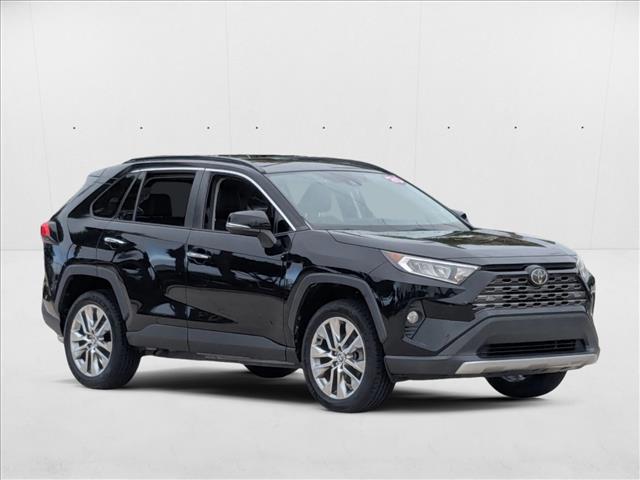 2020 Toyota RAV4 Limited photo 3