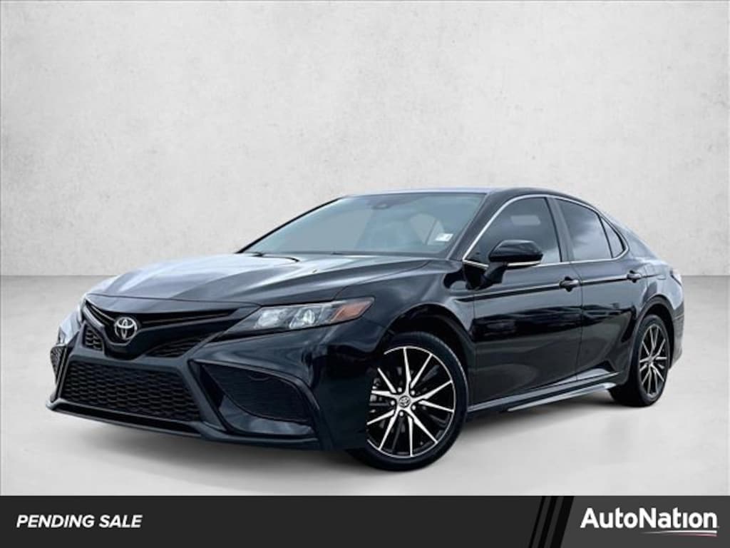 Used 2023 Toyota Camry SE Sedan