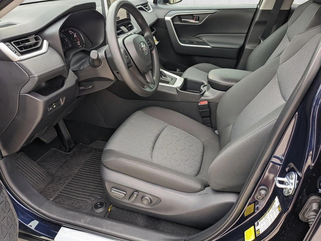 Used 2025 Toyota RAV4 XLE SUV