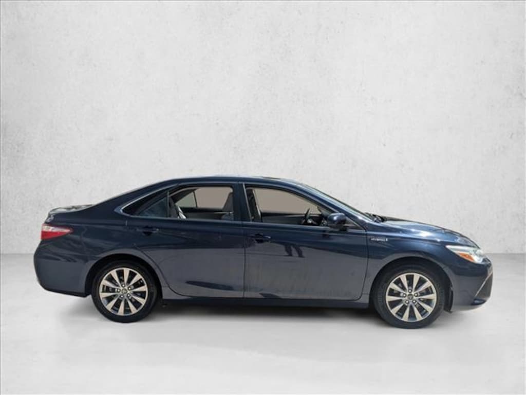 Used 2016 Toyota Camry Hybrid XLE Sedan