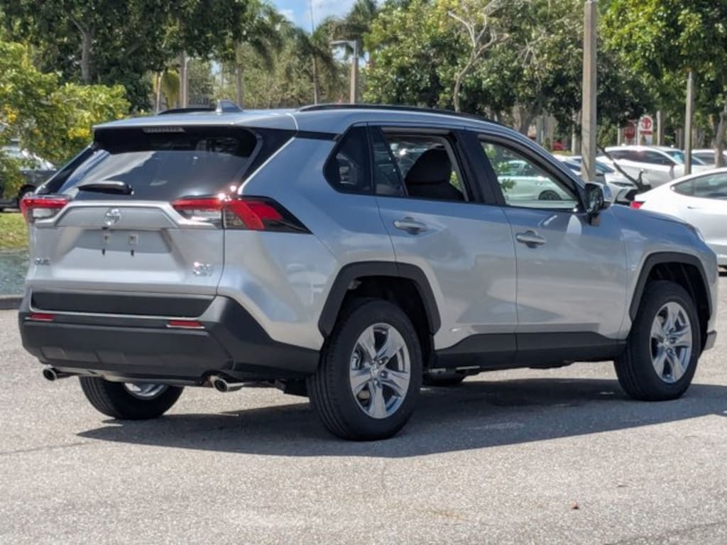 Used 2025 Toyota RAV4 Hybrid XLE SUV