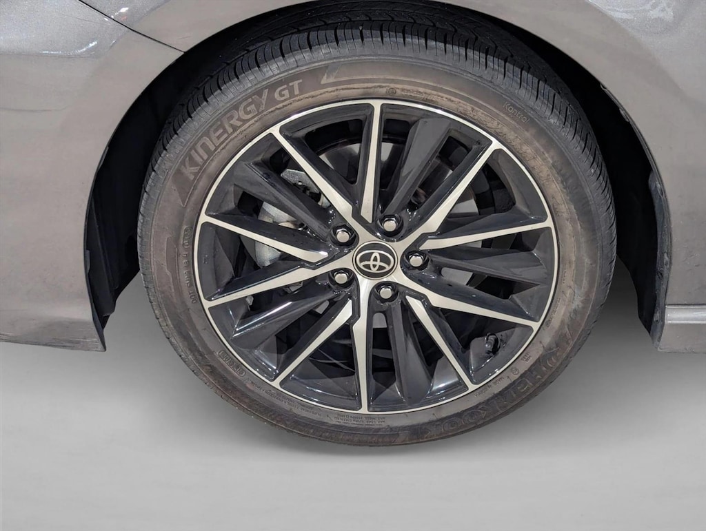 Used 2023 Toyota Camry SE Sedan