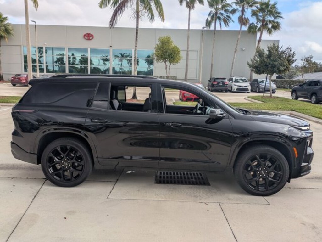 Used 2024 Chevrolet Traverse RS SUV