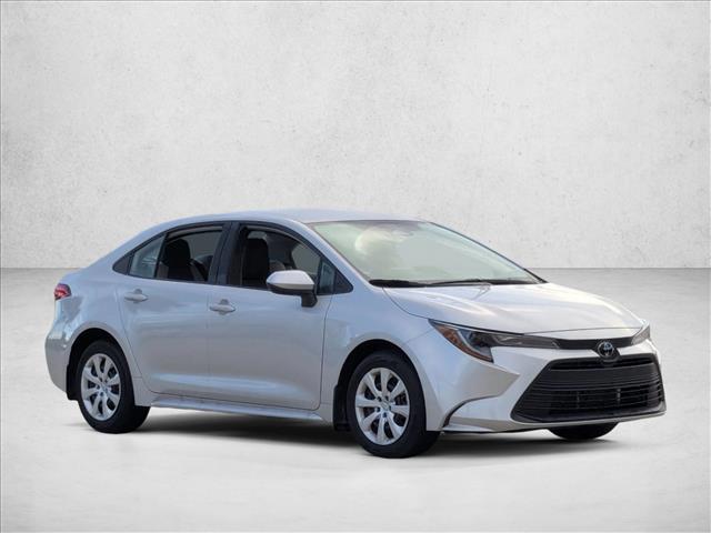 2025 Toyota Corolla LE photo 3