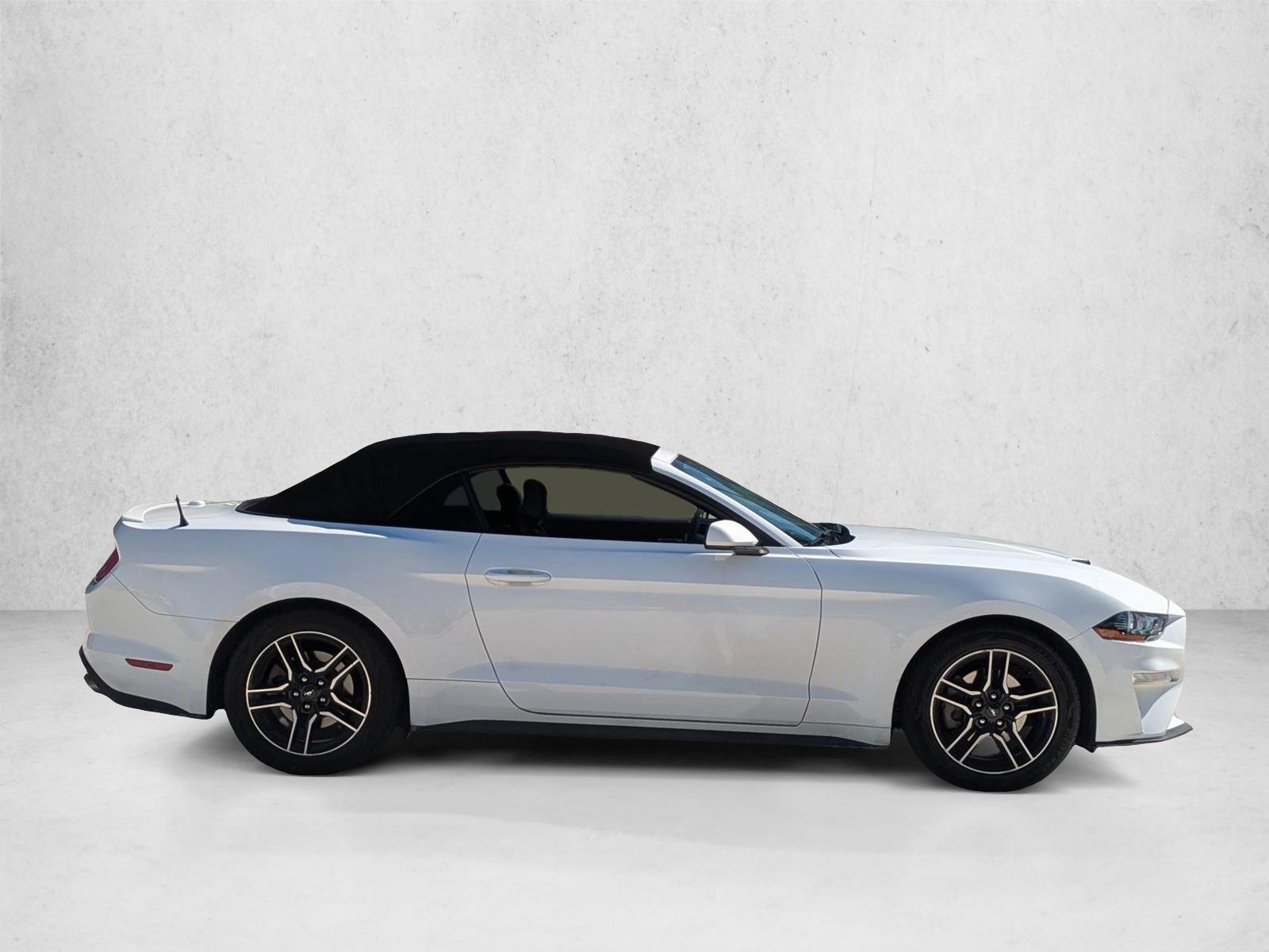 2022 Ford Mustang EcoBoost Convertible photo 4