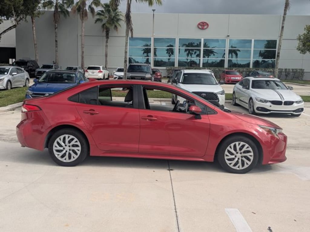 Used 2020 Toyota Corolla LE Sedan