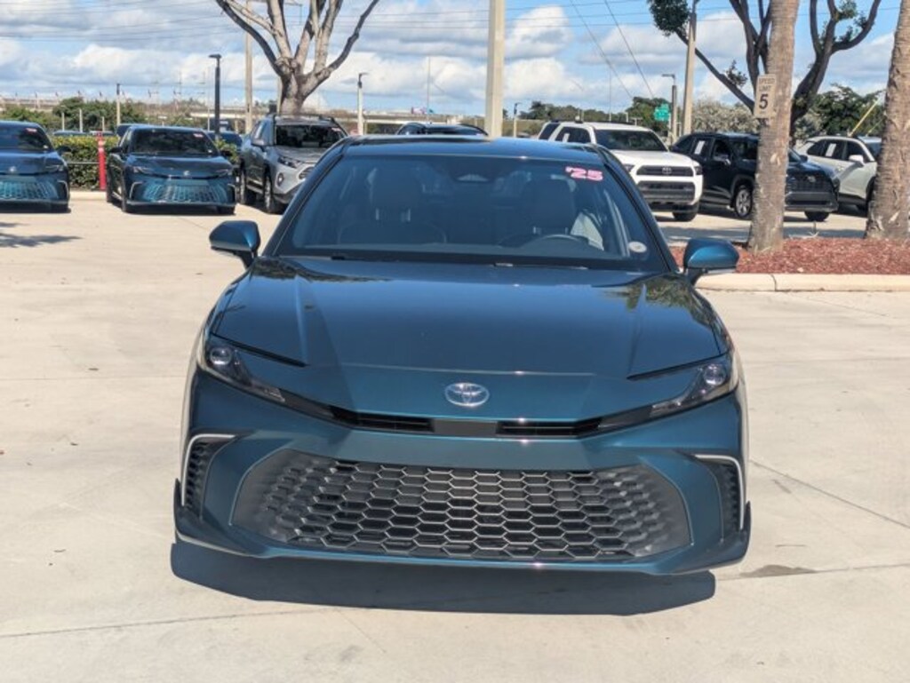 Used 2025 Toyota Camry SE Sedan