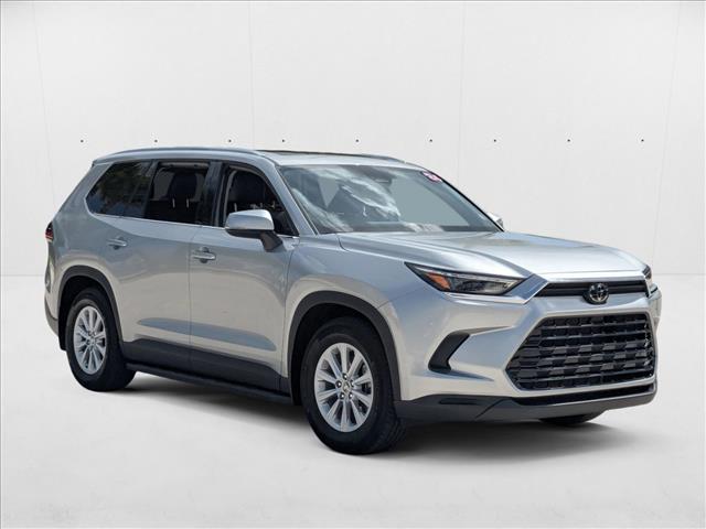 2024 Toyota Grand Highlander XLE photo 3