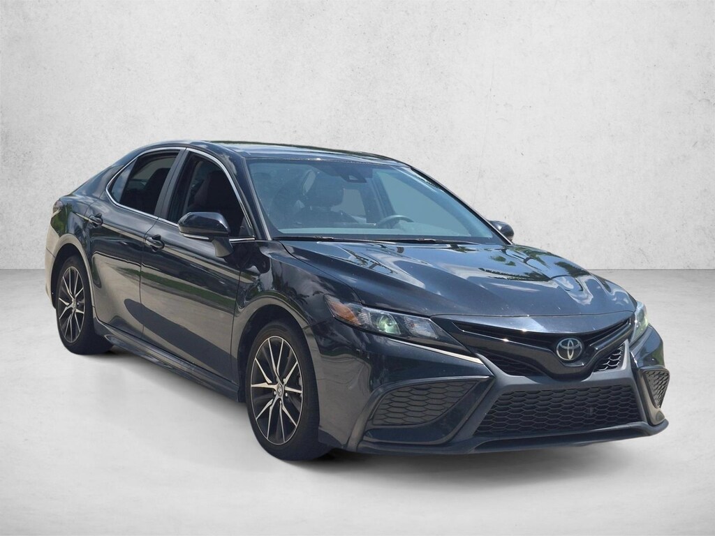 Used 2023 Toyota Camry SE Sedan