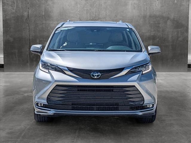 Used 2021 Toyota Sienna Limited with VIN 5TDZRKEC1MS050548 for sale in Davie, FL