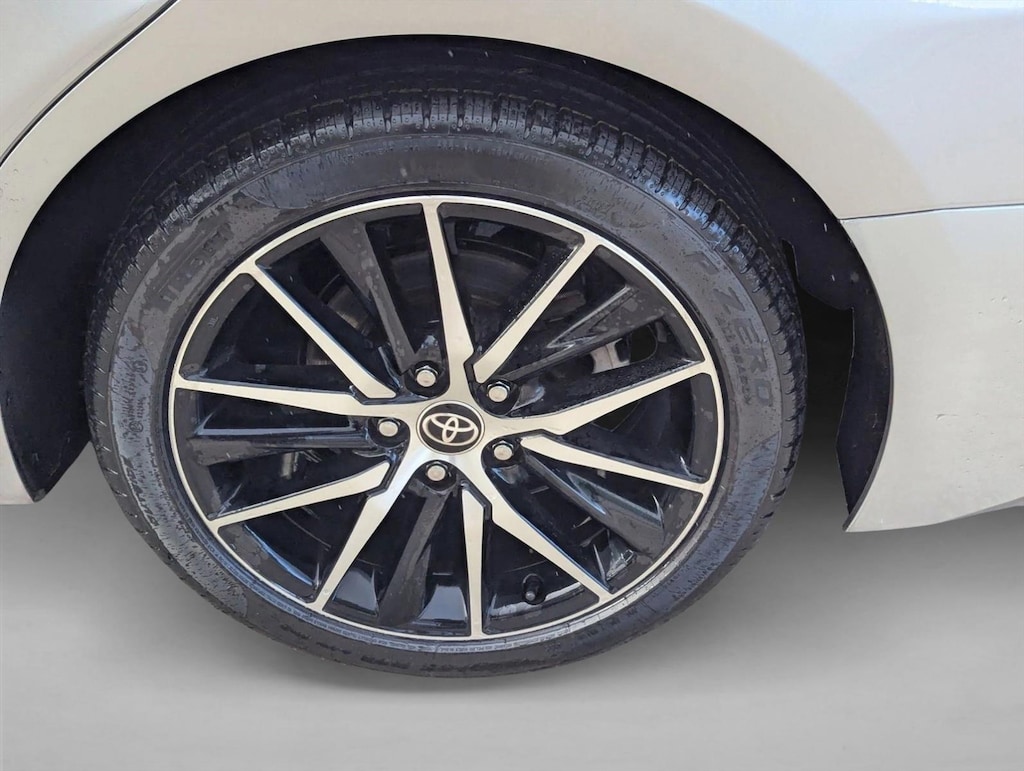 Used 2023 Toyota Camry SE Sedan