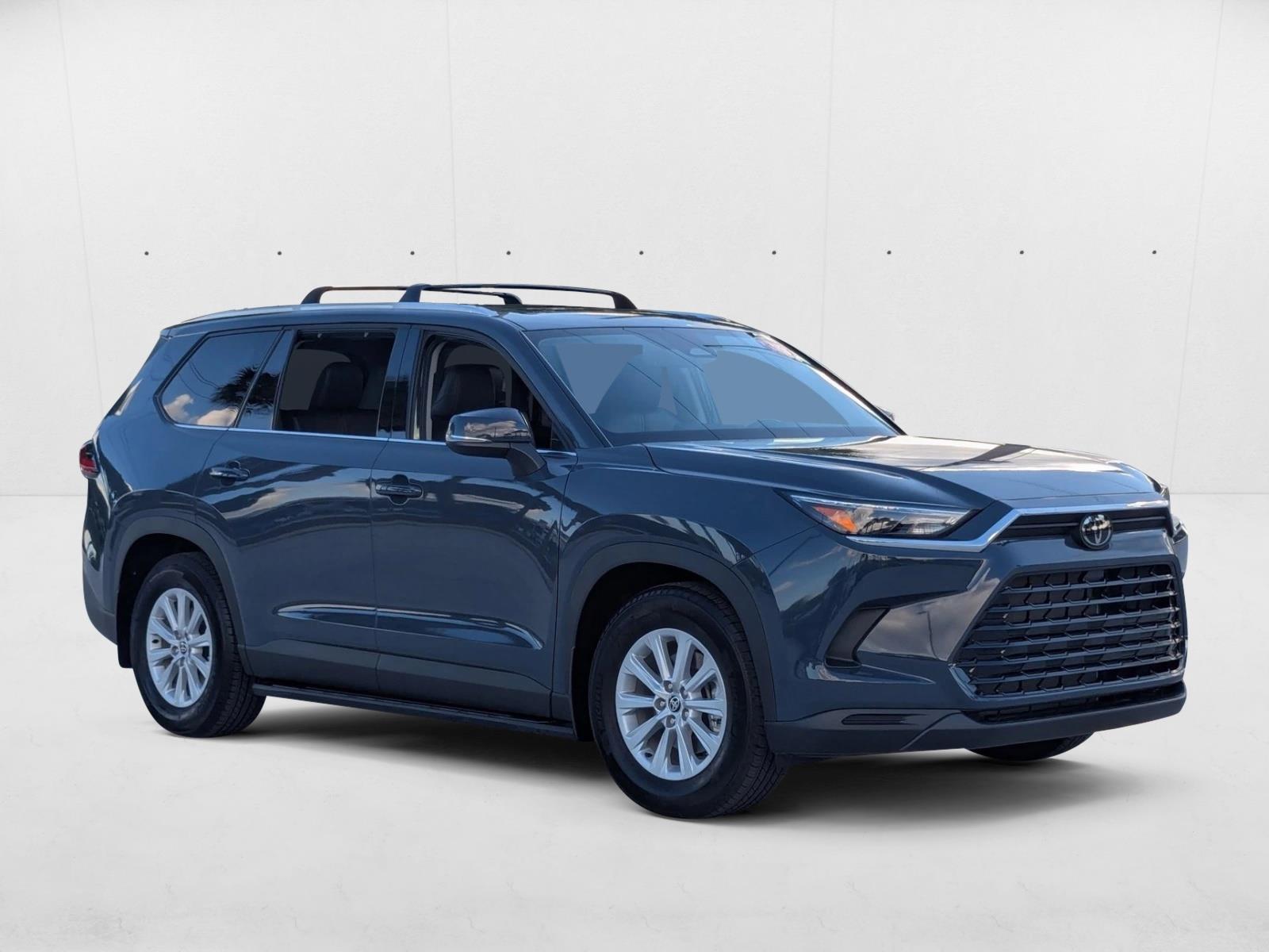 2024 Toyota Grand Highlander XLE photo 3