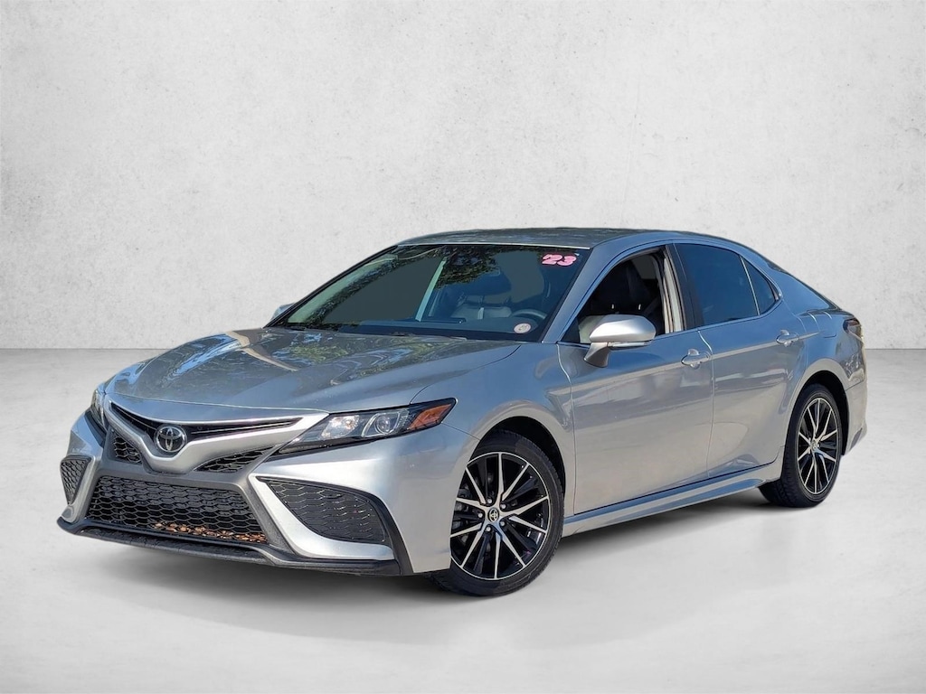 Used 2023 Toyota Camry SE Sedan