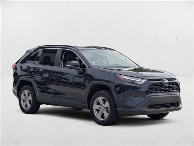 2023 Toyota RAV4 XLE photo 3