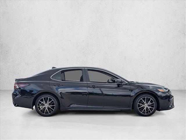2023 Toyota Camry SE photo 4