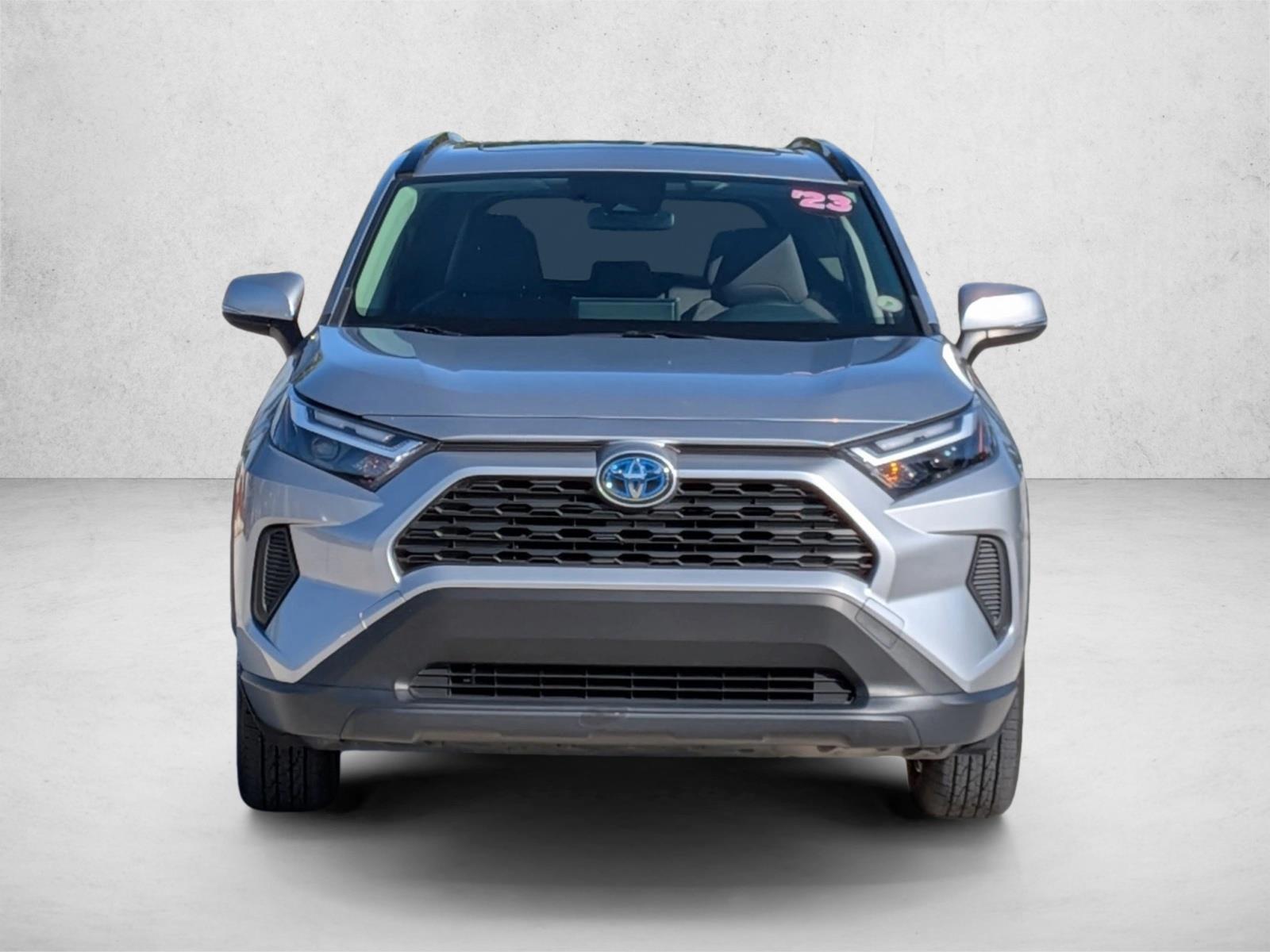 2023 Toyota RAV4 Hybrid XLE photo 2