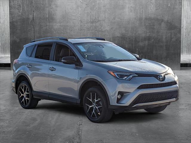 2017 Toyota RAV4 SE photo 3