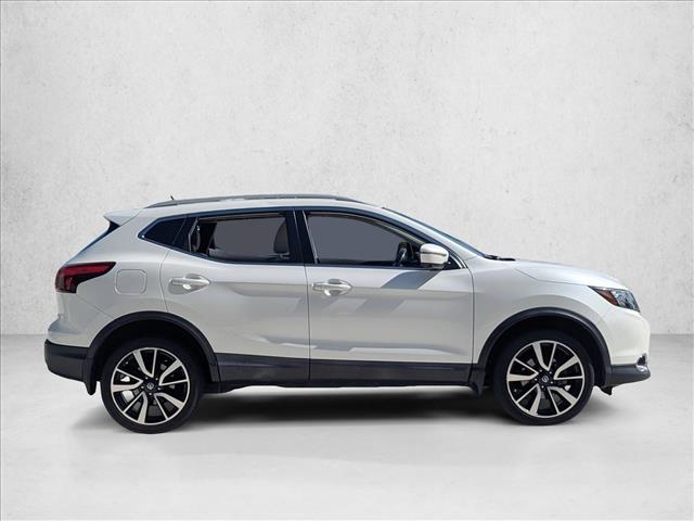 2018 Nissan Rogue Sport SL photo 2
