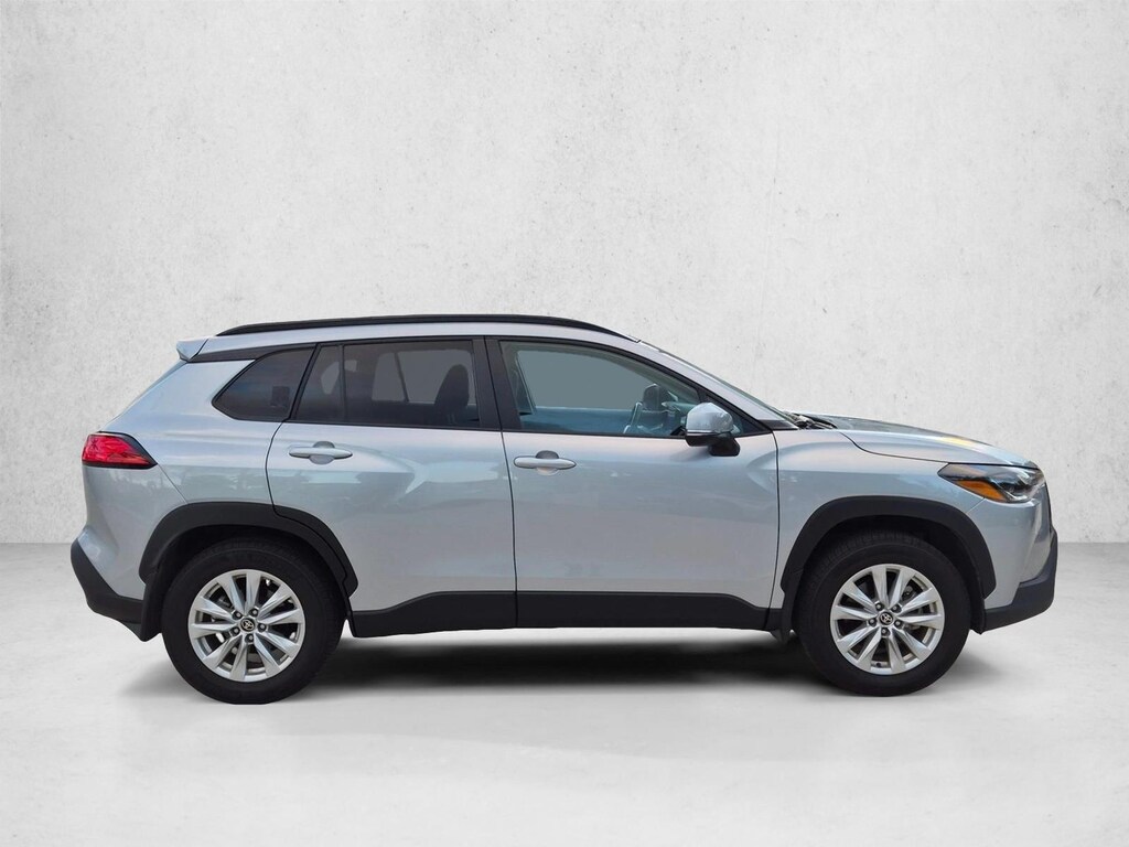 Used 2024 Toyota Corolla Cross LE SUV