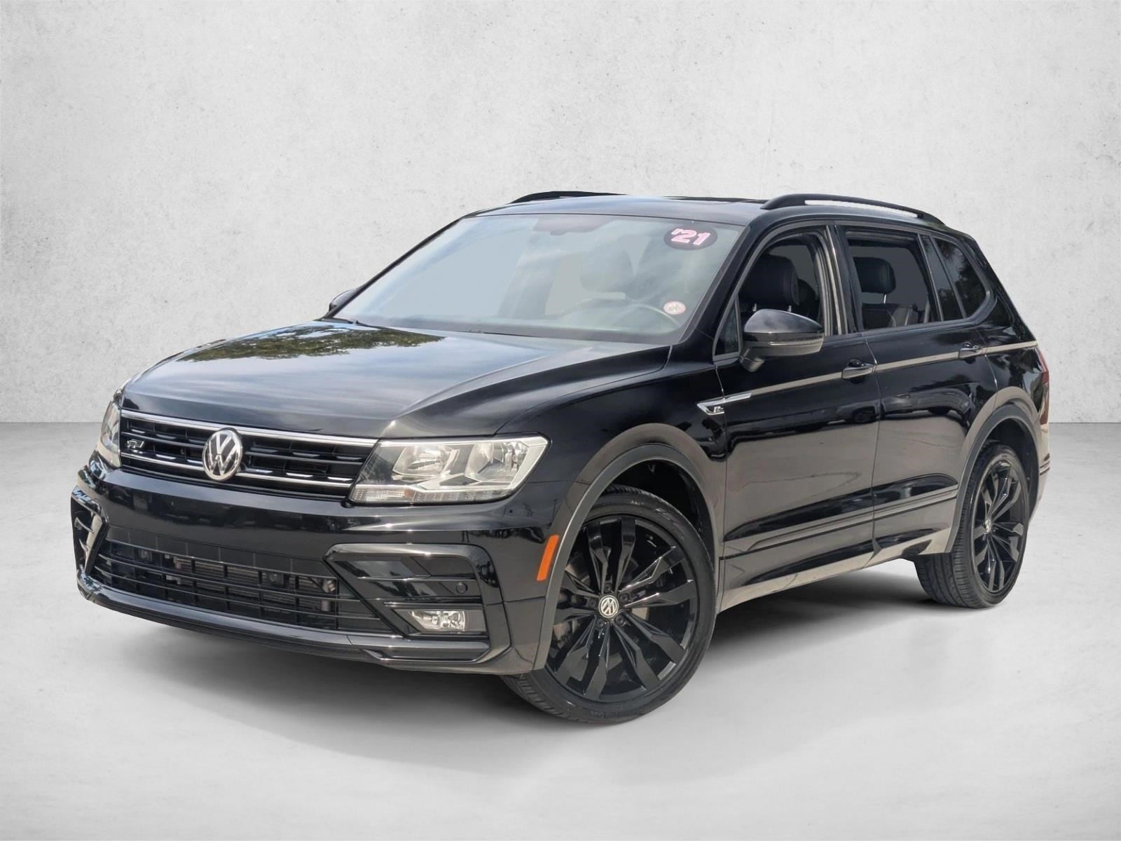 2021 Volkswagen Tiguan SE R-LINE BLACK's photo