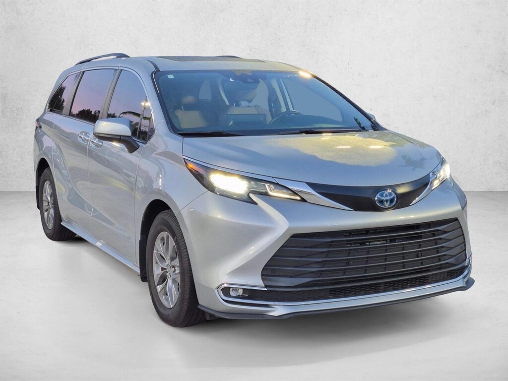 Used 2024 Toyota Sienna XLE 8 Passenger Van Passenger Van