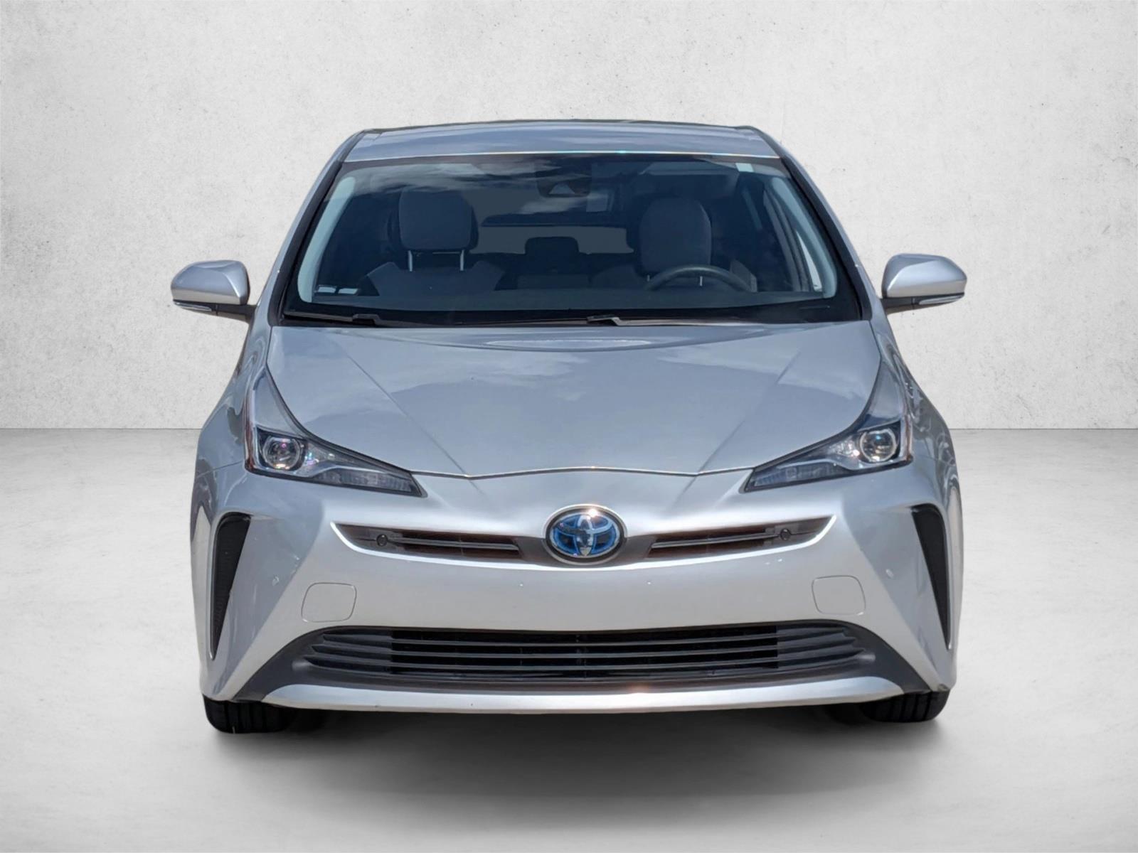 2022 Toyota Prius LE photo 2