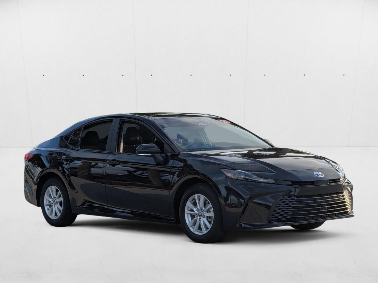 2025 Toyota Camry LE photo 3