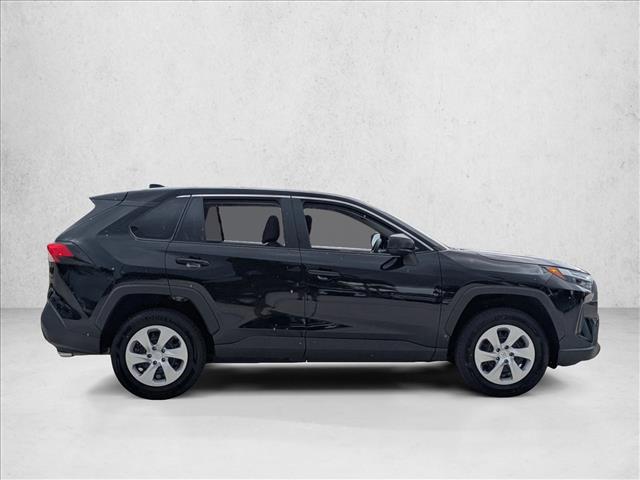 2024 Toyota RAV4 LE photo 4
