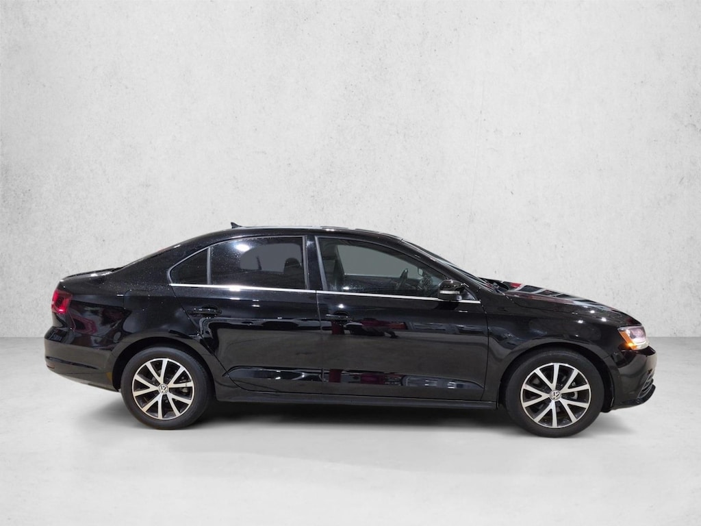 Used 2017 Volkswagen Jetta 1.4T SE Sedan