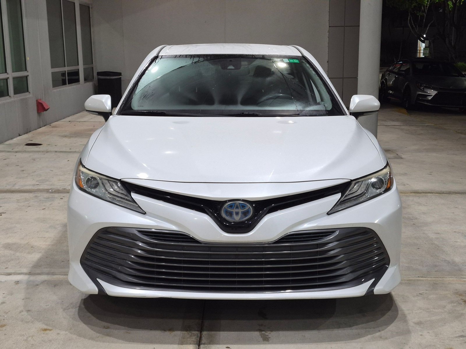 Used 2020 Toyota Camry Hybrid XLE Sedan