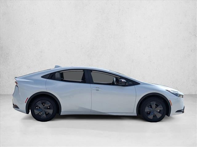 2024 Toyota Prius LE photo 3