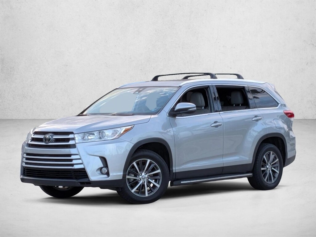 Used 2019 Toyota Highlander XLE V6 SUV