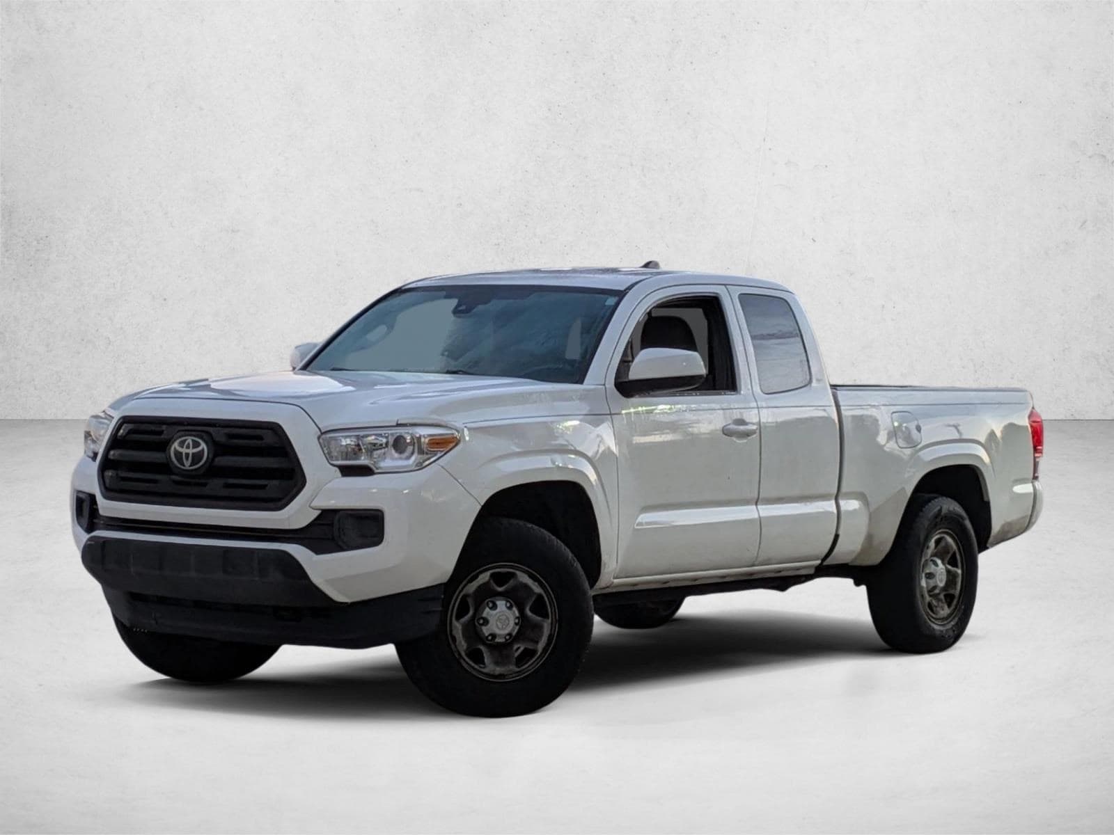 2019 Toyota Tacoma SR's photo