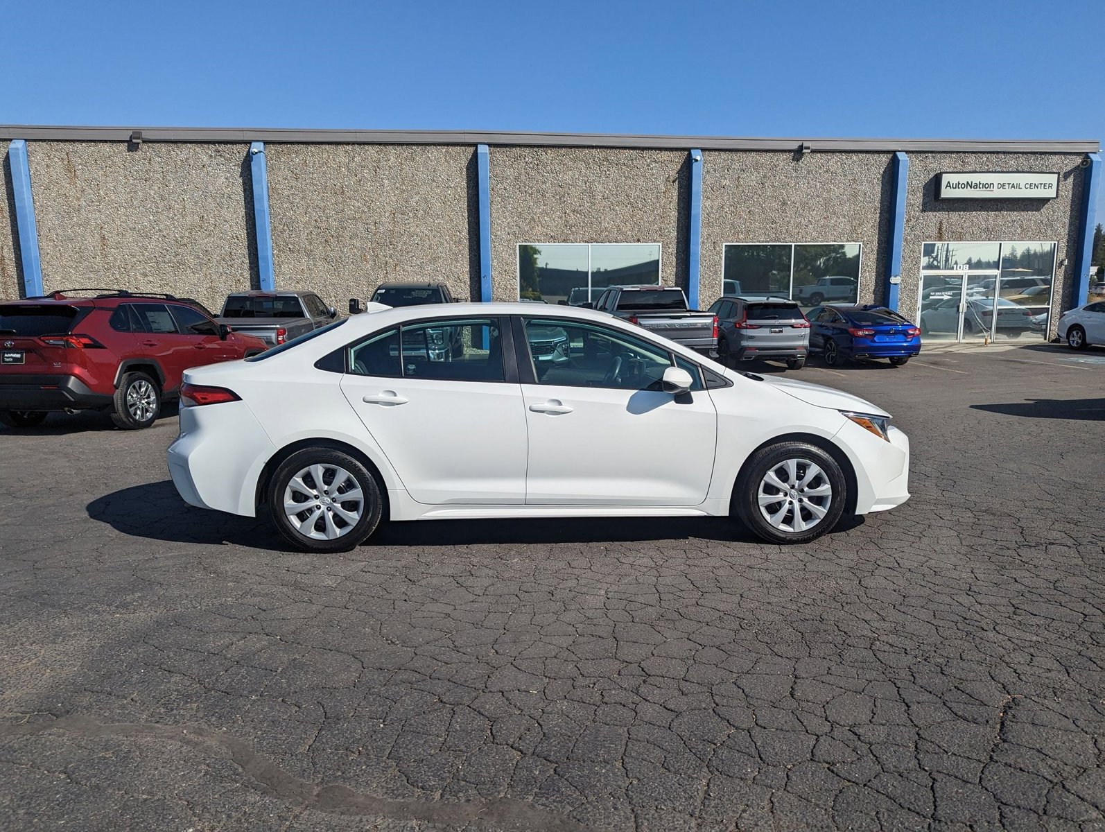 2023 Toyota Corolla LE photo 4