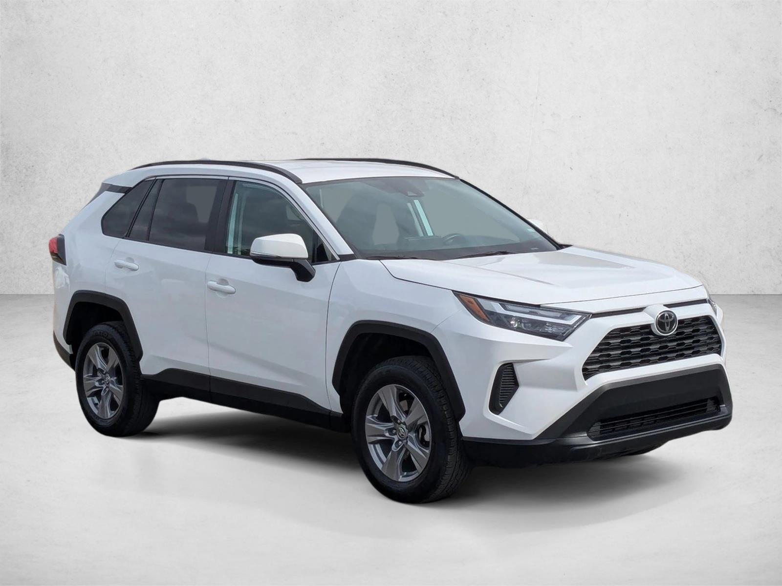 2024 Toyota RAV4 XLE photo 2