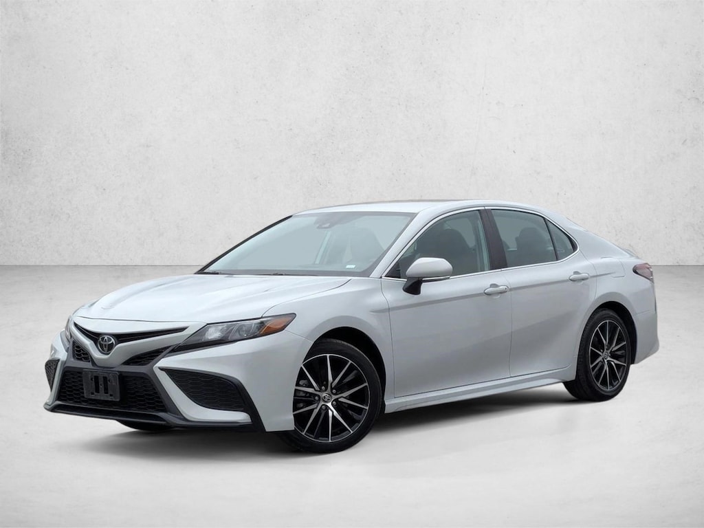 Used 2023 Toyota Camry SE Sedan