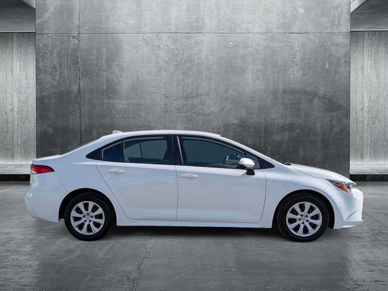 2024 Toyota Corolla LE photo 4