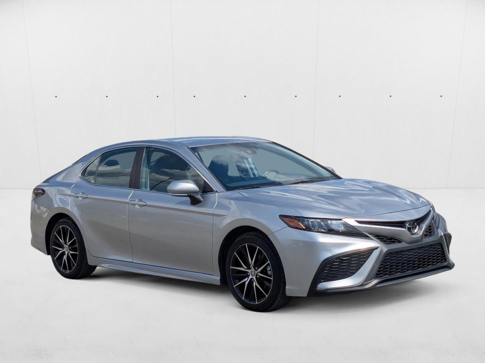 2023 Toyota Camry SE photo 3
