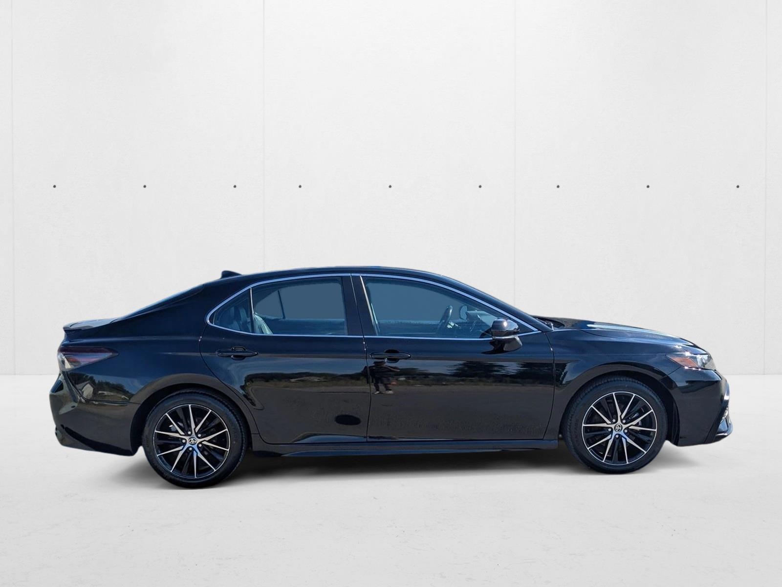 2024 Toyota Camry SE photo 4