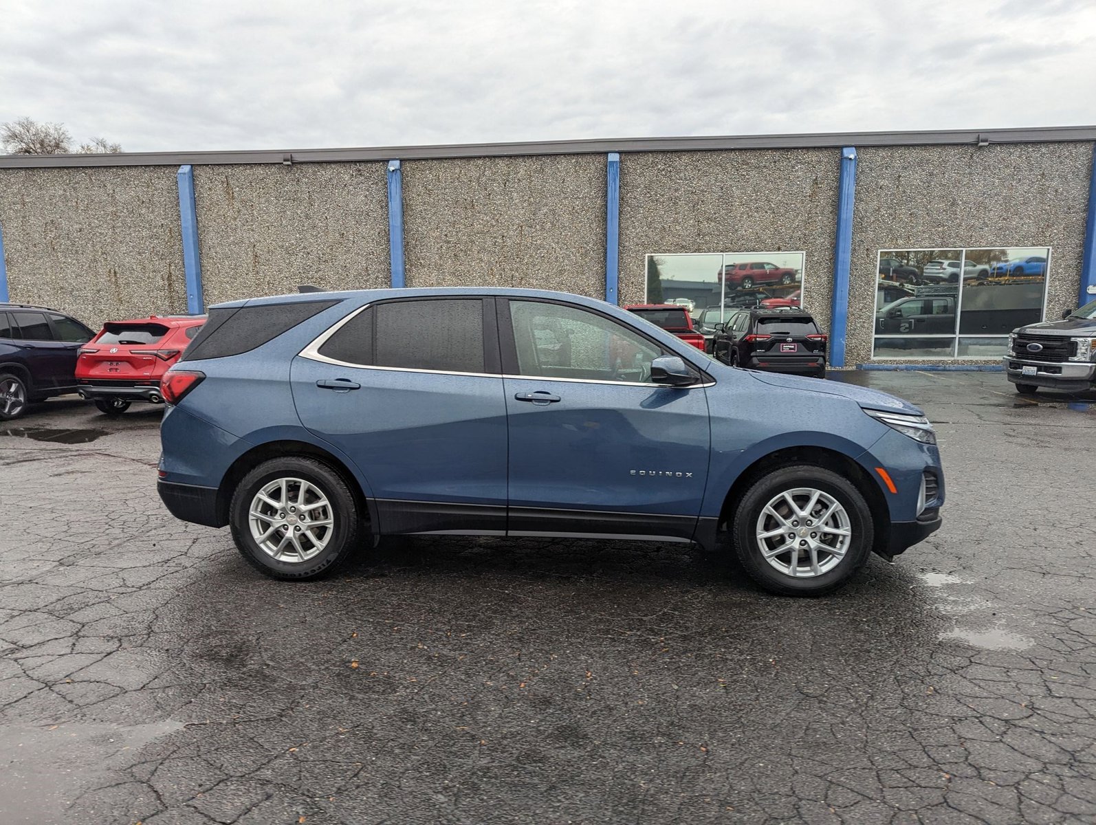 2024 Chevrolet Equinox LT photo 4